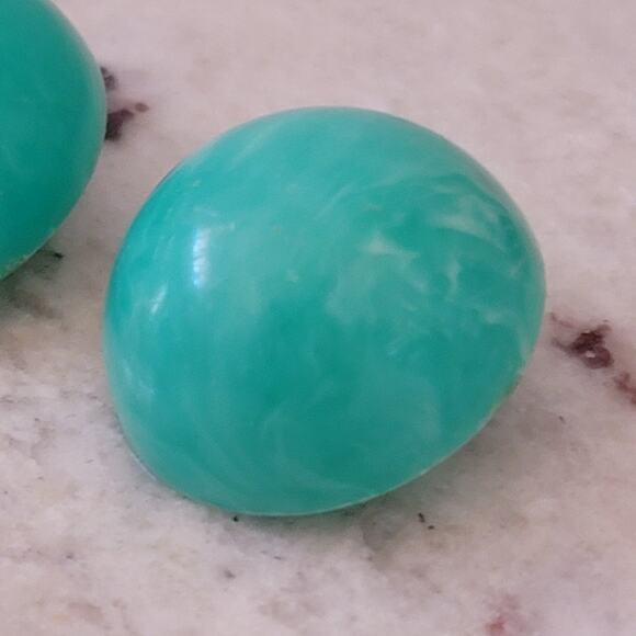 Vtg Round Dome Plastic Clip-on Earrings - Picture 3 of 4